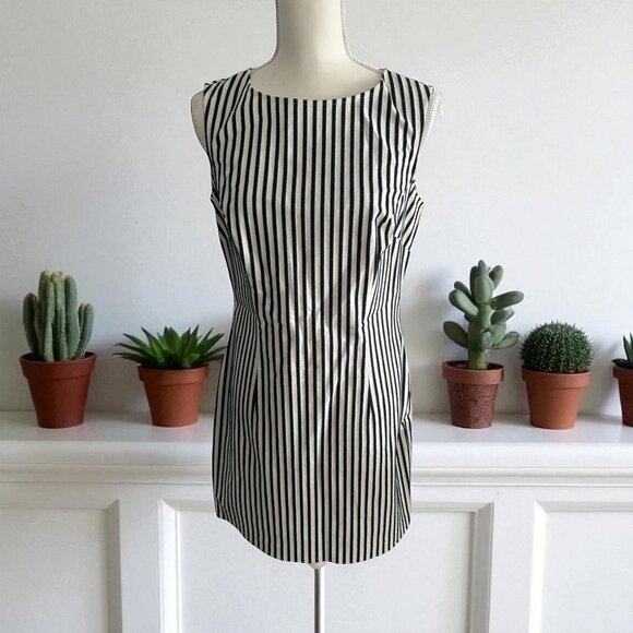 ST JOHN COLLECTION Striped Vintage Crewneck Dress Size 8 - Picture 1 of 8